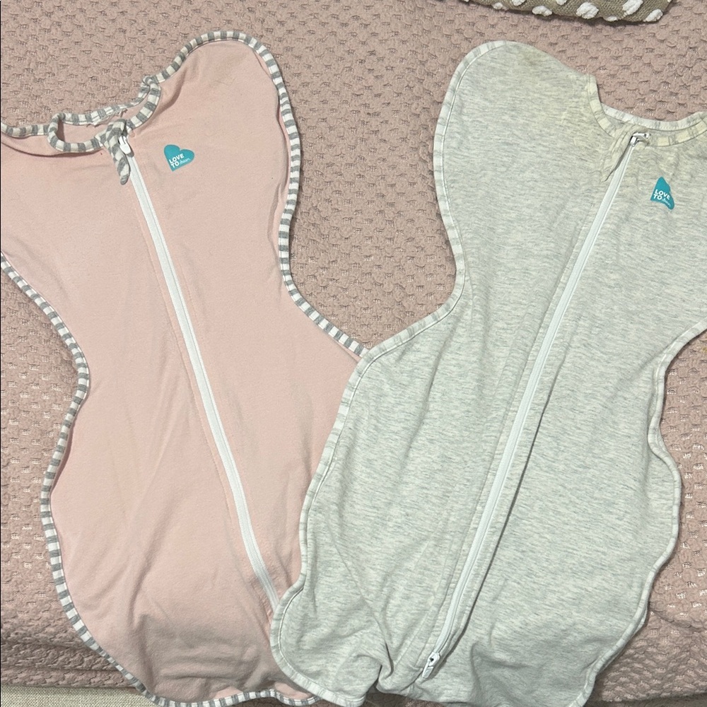 Love to Dream arms up swaddles size small  - Soft Pink and Light Gray